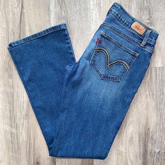 Vintage 2000s Levi's Low rise Flare Jeans with Stretch - Picture 7 of 8